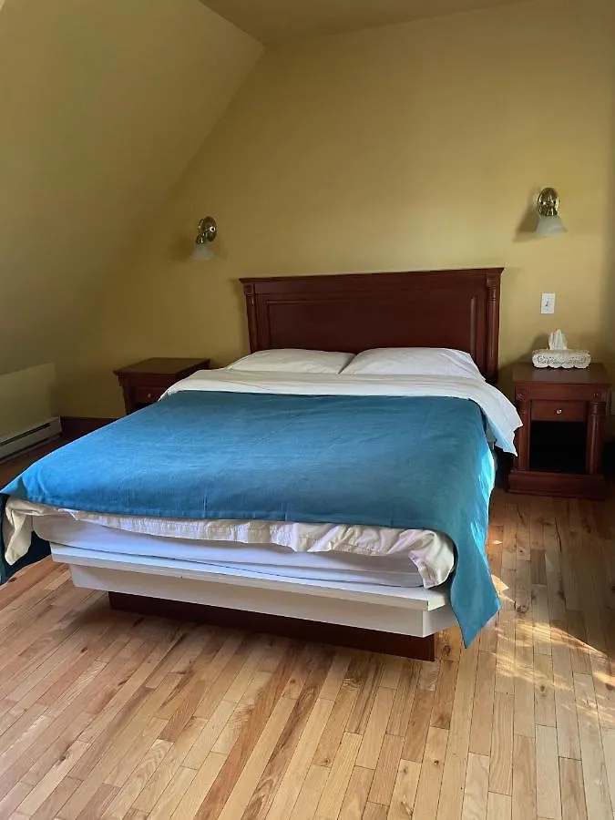 Motel Au P'Tit Sapin Мирабель 3*,  Канада