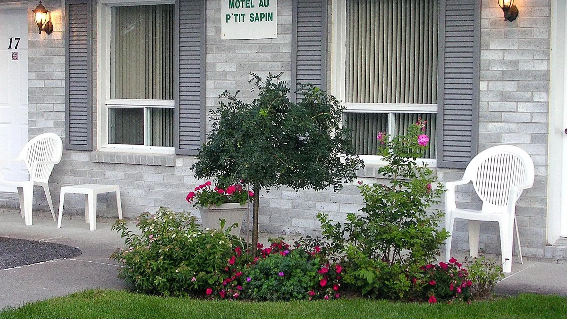Motel Au P'Tit Sapin Мирабель 3*,  Канада